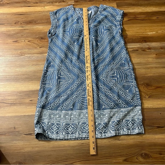 Jessica Simpson printed dress, soft denim feel, size M, pockets, 20” ptp,L 33” - Picture 9 of 12